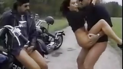 Chick suger boxerdick direkt i svensk amatör porr ringen