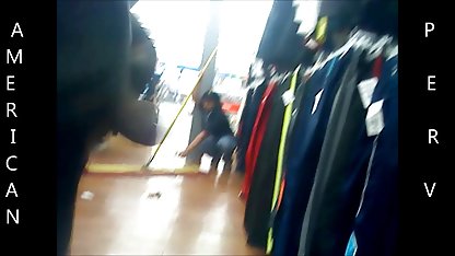 Cool bisexuell trekant av två mogen porrfilm killar och kycklingar