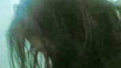 Kärleksfull amatör porr svensk tjej som pratar med upphetsade skämt som pratar