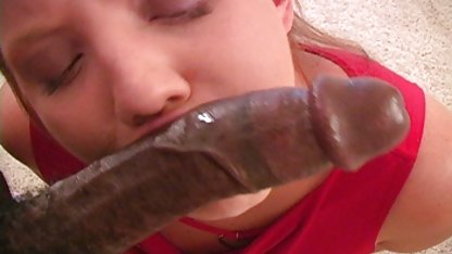 Sexig kvinna onanerar på sängen långa svenska porrfilmer och förtrollande cums