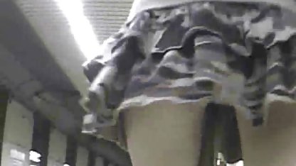 Mistress tvingades slicka porr svenskt tal benen i latexstrumpor