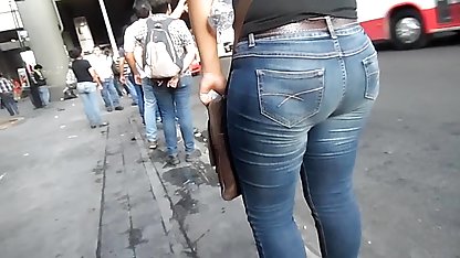 Rökningskönhet tillfredsställer 90 tals porr sig själv