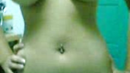 Mystisk bröstvårta svensk poorfilm visar närbild fitta