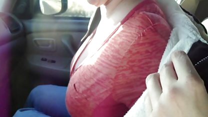 Medan älskaren porr med gamla tanter sov sovde hans svarta flickvän med en lustig lesbisk