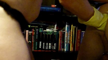 Två moster överlämnade sig till en aktiv student i en publik swehub porr