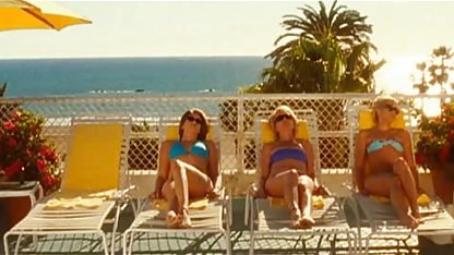 Mogen svensk trekant porr kvinna tvekar inte att smeka sin fitta