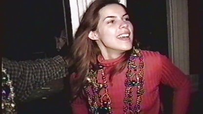 Ung fet kvinna är glad över att svensk amatör porr film en ung kille knullade henne