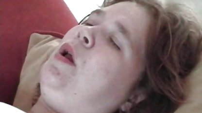 Rita med en svenska porr tjejer vacker kropp pratar på webben