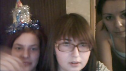 Pervert Matilda knullar sig själv i rad och bästa amatörporr pratar