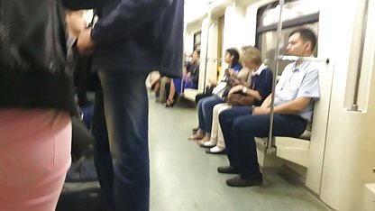 Bra klassiskt sex på huven på bilen svensk porrfilm amatör och i den stora sängen