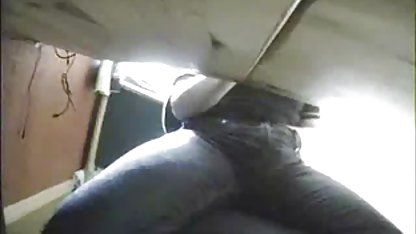 Två cent fick svensk porr avsugning kvinnan full och slita henne hårt