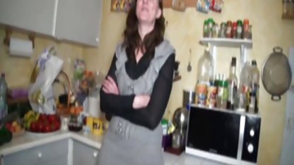 Rödhårig porrfilm svensk tätt bundna flickvän bröst och började håna