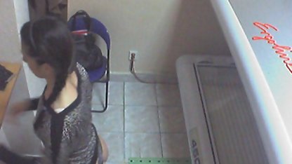 Mörkhudad Veronica växer långsamt upp med en liten svensk porr mamma morgon tidigt