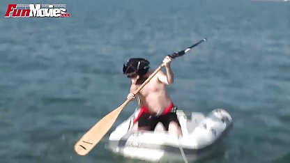 Busty hora med en svensk amatör porr film stor röv visar charmar privat