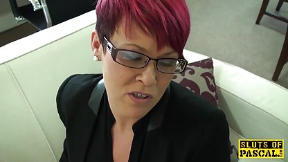 Ebenholts svensk sex porr mamma visar dotter hur man gör avsugning