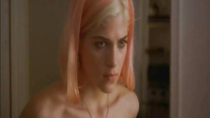 Kvinnan blir svensk hem porr berusad vid en porrgjutning med en bonde