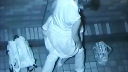 En fan svensktalande porrfilm besöker pianisten och är väl förolämpad