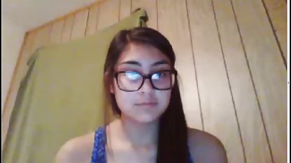 Lena ger skickligt en avsugning till sin upphetsade partner gratis mogen porr