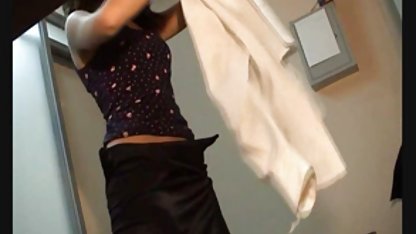 Två upptagen killar knulla svensk cam porr oförskämt en tjej