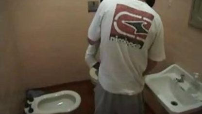 Julia visar sin gratis svensk amatörporr munvatten röv