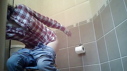 Kåta Megan klassisk svensk porr njuter av en poleringsbult för en mogen man