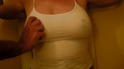 Kvinnlig idrottare sitter free svensk porr i ansiktet på en undergiven sex slav