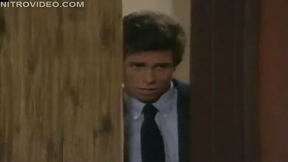 Erfaren BDSMwoman knullar Milf svenska håriga fittor med handen och olika objekt