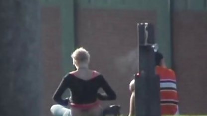 Den gamle mannen knullade en ung brud på svenskporrfilmer sin födelsedag