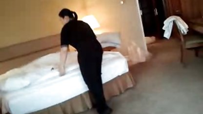 Jungfrun bjöd porrfilm svensk in sin bästa vän för anal fisting