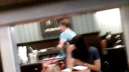 Stephanie satt på älskarnas öron i telefonen och onanerar fitta för sig själv bra svensk porr