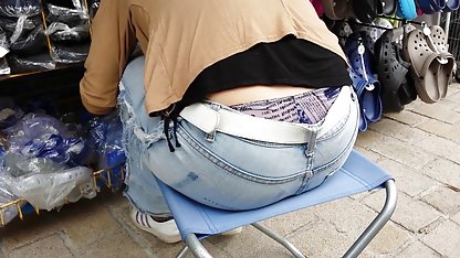 Polisen knullade hårt med en ny svensk porrfilm hora med små bröst i röven