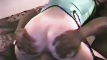 Ung svart free svensk porn man knullar en charmig mogen kvinna i strumpor